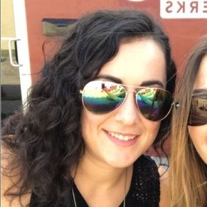 Meet your Posher, Rebecca